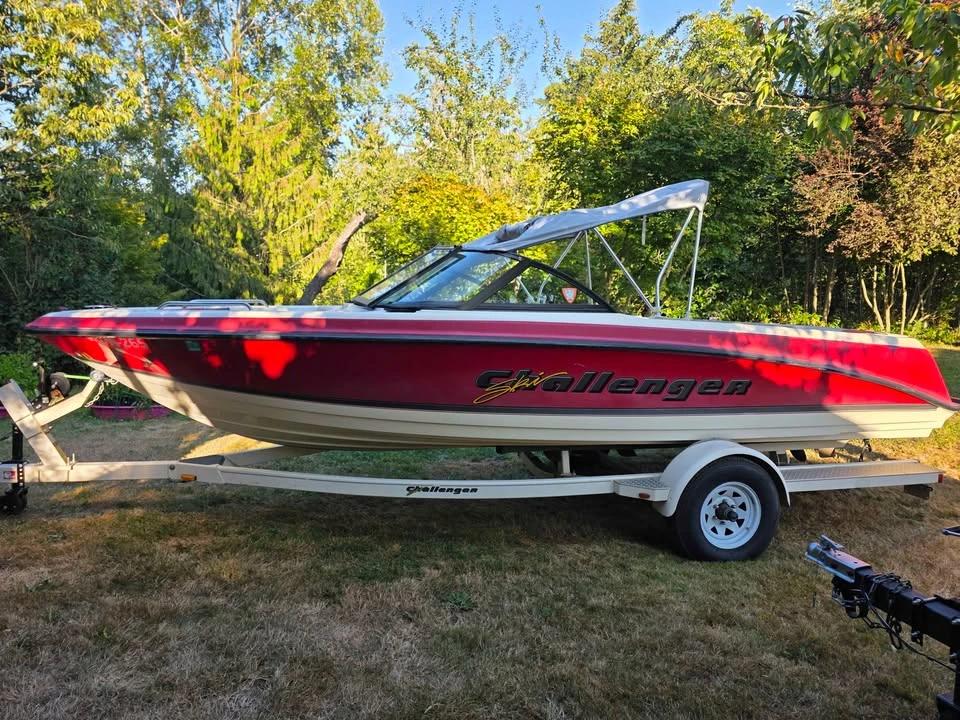 1997 Bayliner Ski Challenger boat