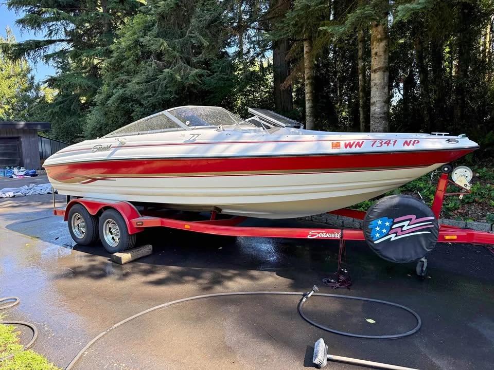 2004 Seaswirl 210 Bowrider/Sport