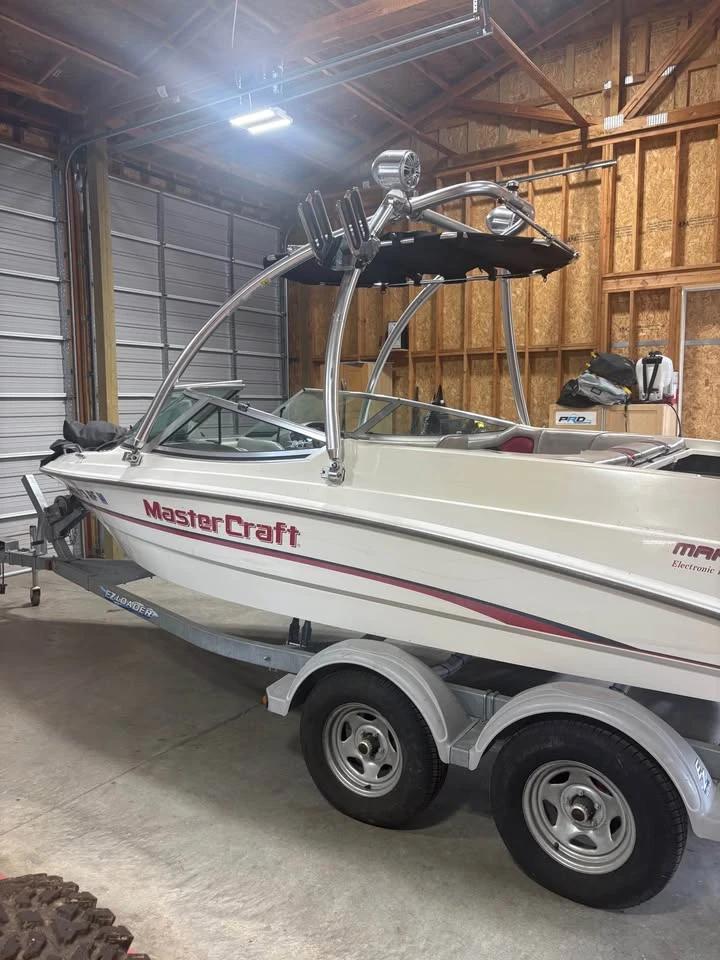 1997 Master Craft Maristar 200 V