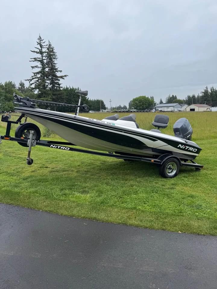 2002 Nitro Bass Boat