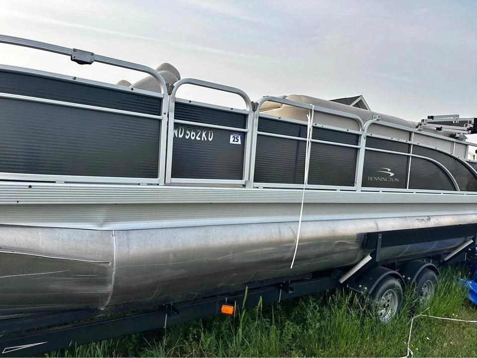2016 2016 Bennington TriToon 21SLX