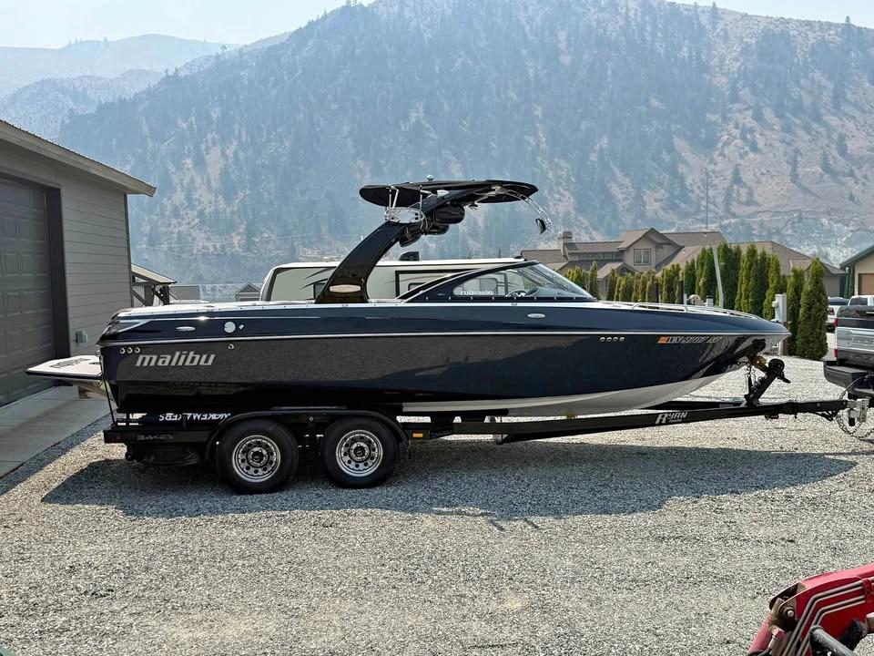 2006 Sleek black Malibu VLX