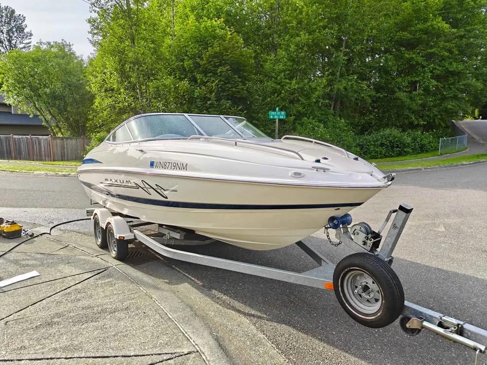 2003 Maxum 2100 sc