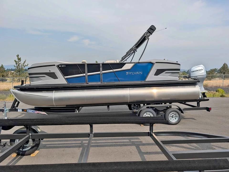 2027 Sylvan r22 party fish R22 Party Fish