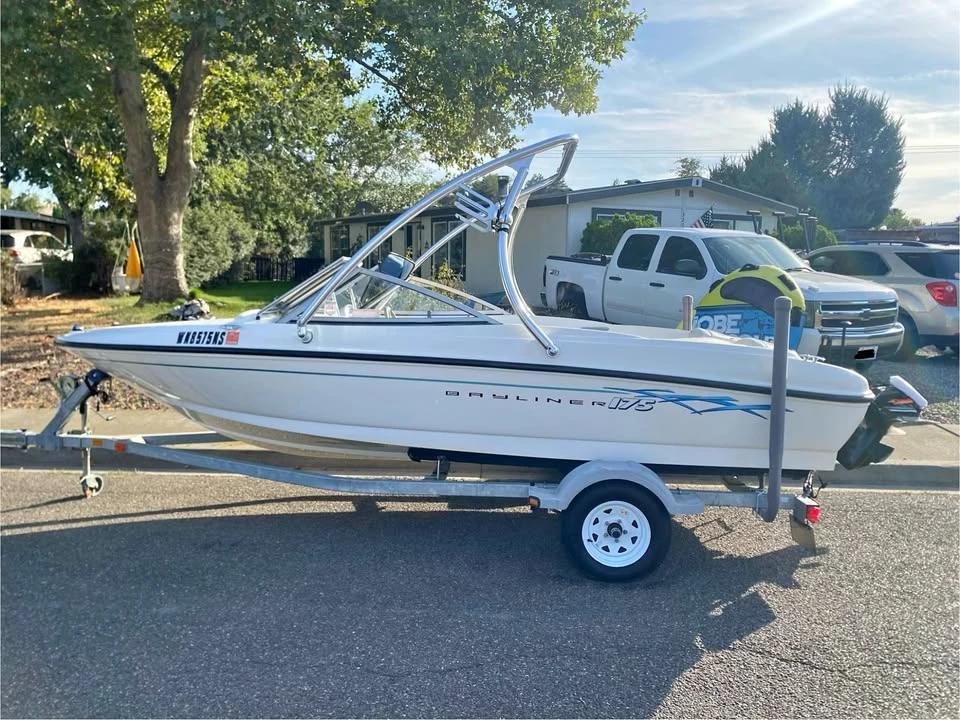 2006 Bayliner 175 Bowrider boat 175 Bowrider