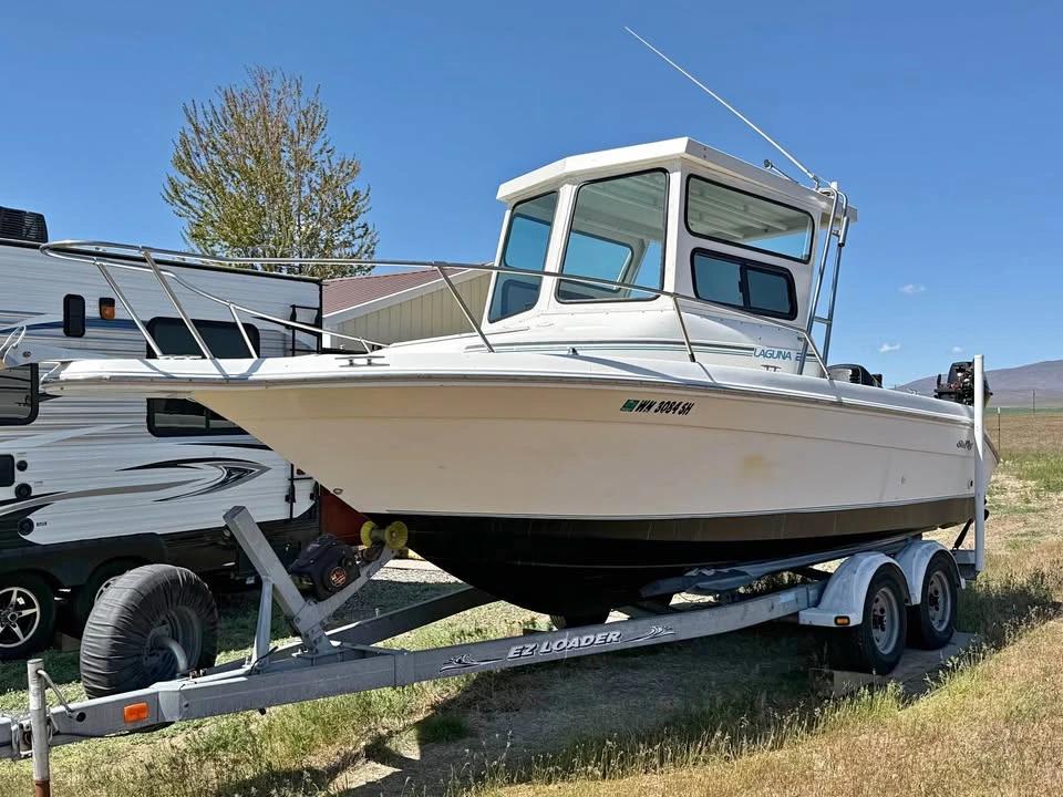 1996 SeaRay Laguna 21 with custom hard top Laguna 21