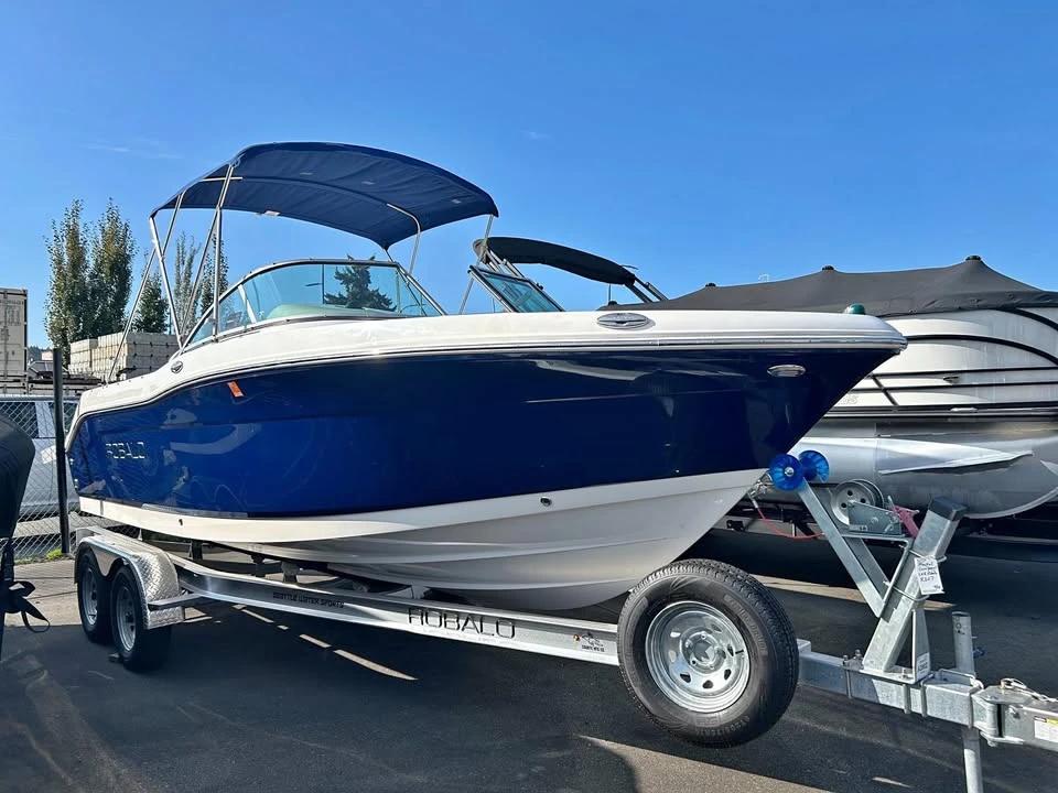 2016 Robalo r207 R207 Dual Console