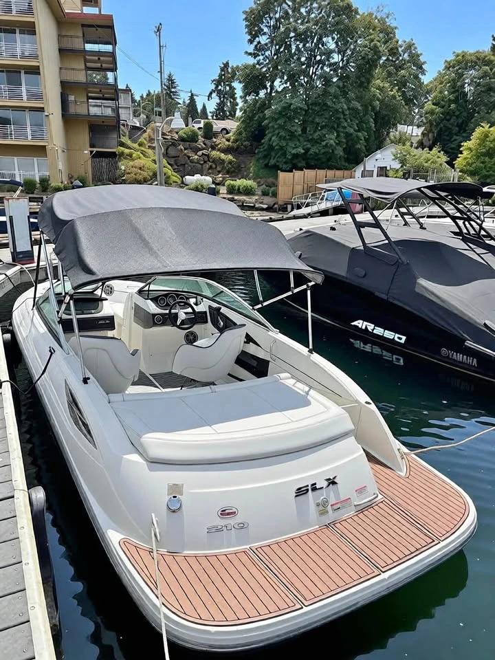 2014 Sea Ray 210 SLX – 220 Hours 210 SLX