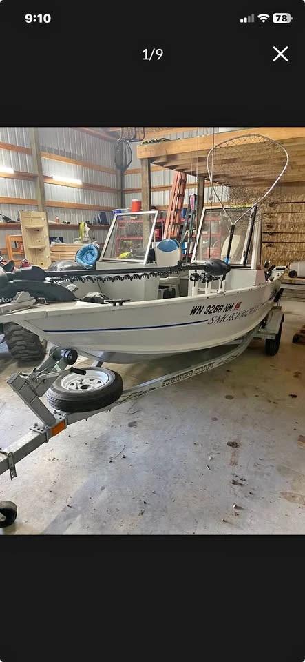2004 Smoker Craft Tracer and galvanized trailer 162 Pro Tracer