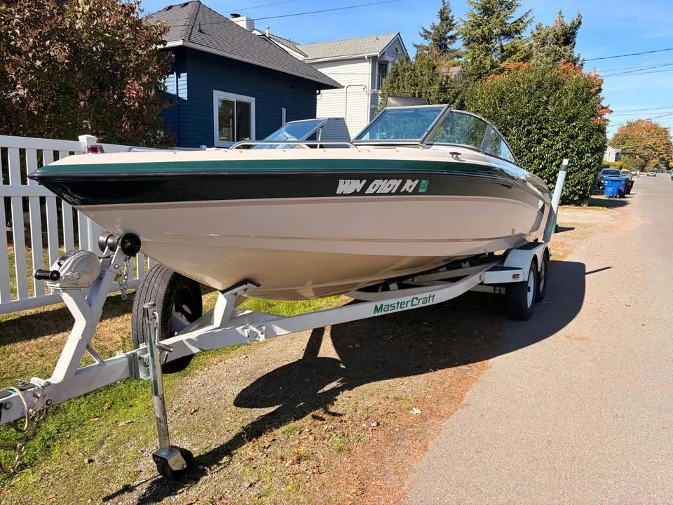 1999 Mastercraft maristar 230vrs
