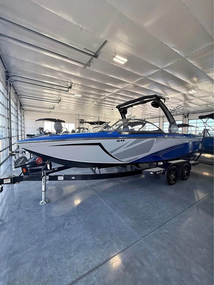 2017 Tige R21